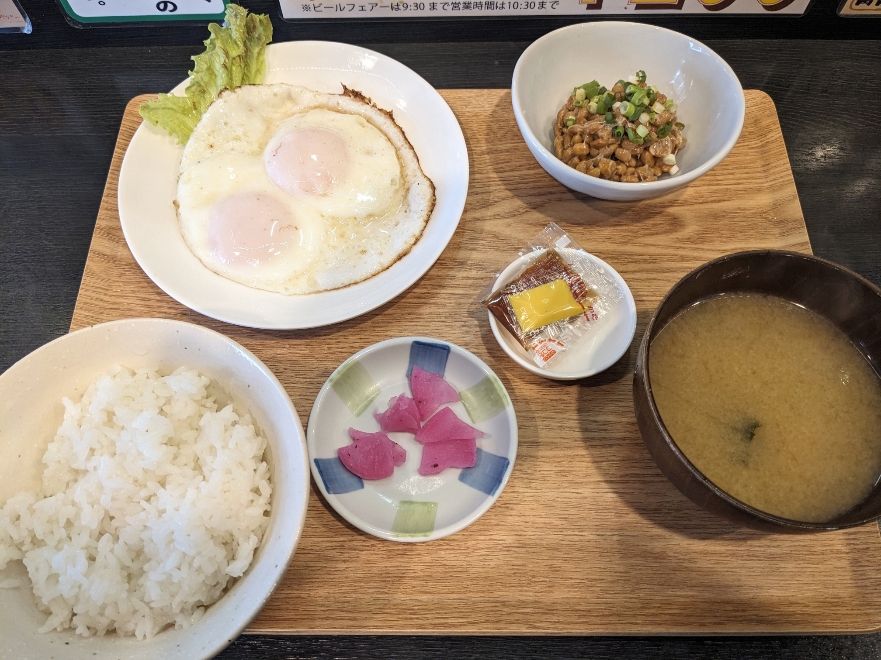 <なかよし食堂>目玉焼き・納豆定食 新杉田駅周辺の定食--なかよし食堂