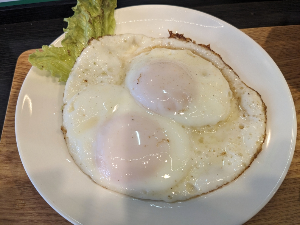 <なかよし食堂>目玉焼き・納豆定食 新杉田駅周辺の定食--なかよし食堂