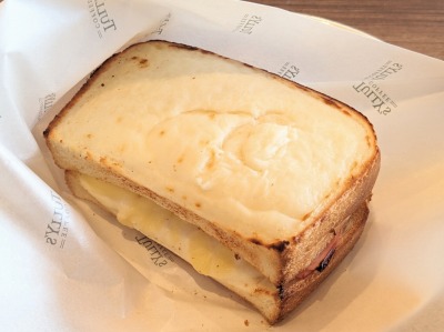 �䐬��w���ӂ̃J�t�F--�^���[�Y�R�[�q�[�@�Ń^���[�X