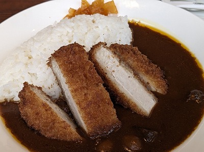 <珈琲館>三元豚の厚切りロースカツカレー 六地蔵駅周辺のカフェ--珈琲館 MOMOテラス店