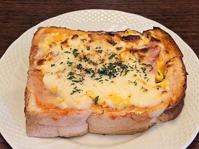 <星乃珈琲店>ハムチーズトースト 日本橋駅周辺のカフェ--星乃珈琲店 なんば千日前店