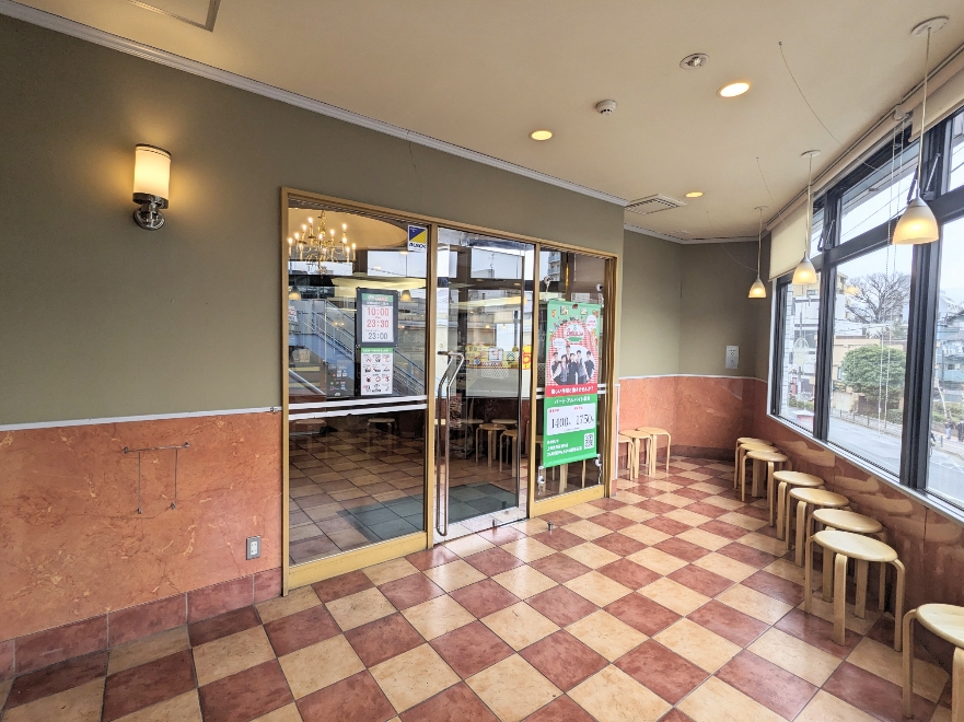 �㒬�w���ӂ̃C�^���A���t�@�~���X--�T�C�[�����@�㒬���c�J�ʂ�X