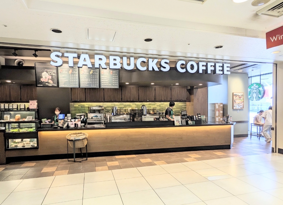<スターバックスコーヒー>お店外観 上大岡駅周辺のカフェ--スターバックスコーヒー ウィング上大岡店