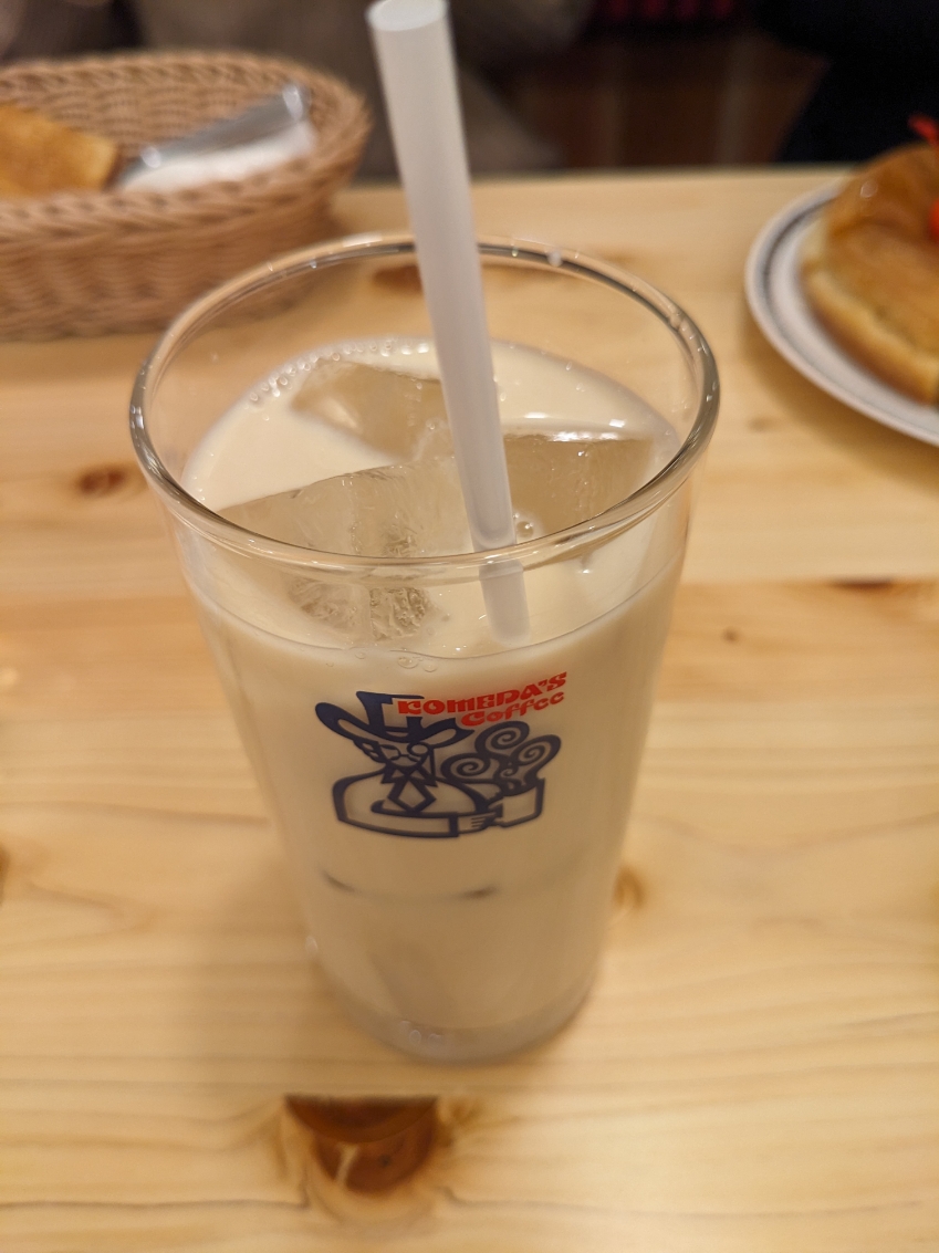 <コメダ珈琲店>ドリンク 今津駅周辺のカフェ--コメダ珈琲店 阪神今津駅前店