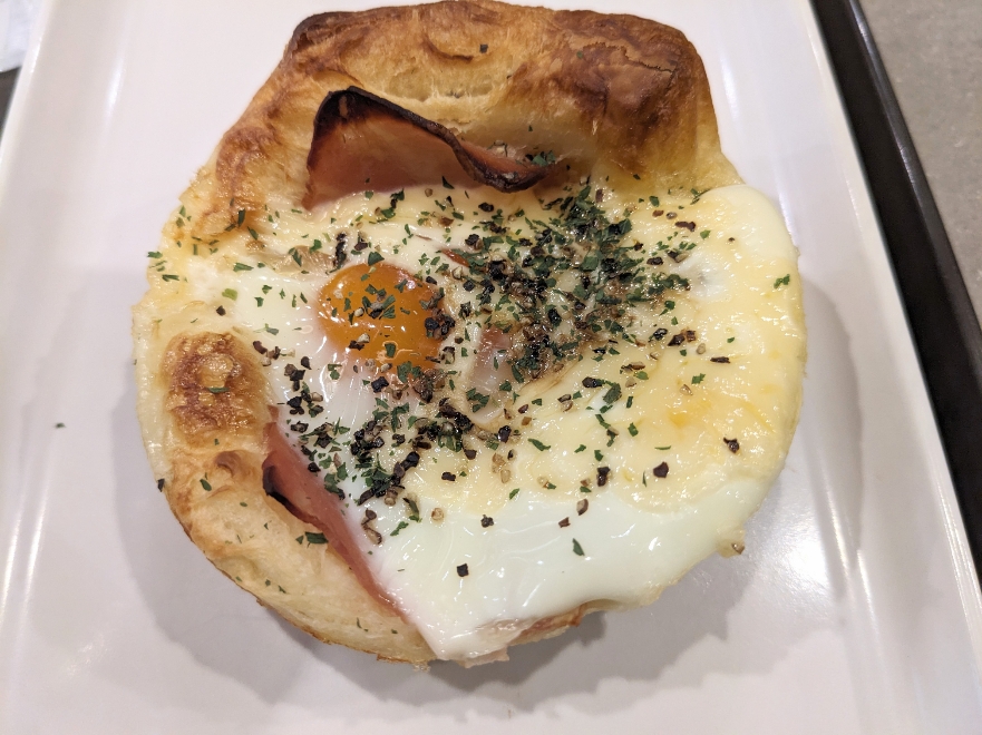 <サンマルクカフェ>目玉焼きデニッシュ 西新井駅周辺のカフェ--サンマルクカフェ パサージオ西新井店