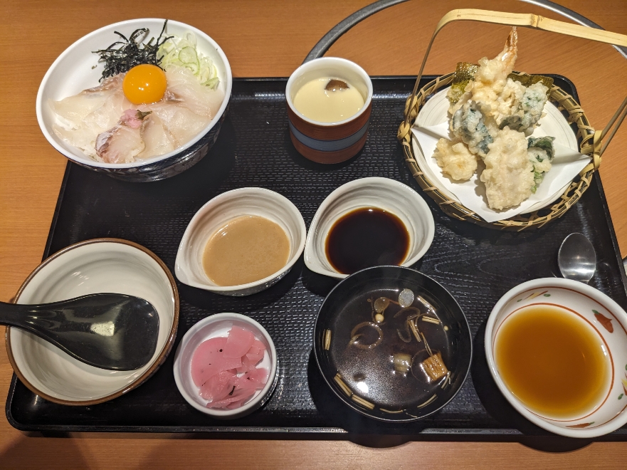 <和食さと>宇和島風鯛めし膳 西新井駅周辺のファミレス--和食さと 足立島根店