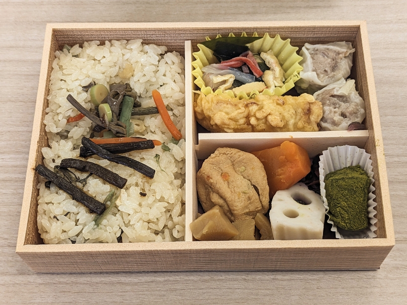 <崎陽軒>おべんとう初夏 新横浜駅周辺の中華弁当--崎陽軒 グランドキヨスク新横浜