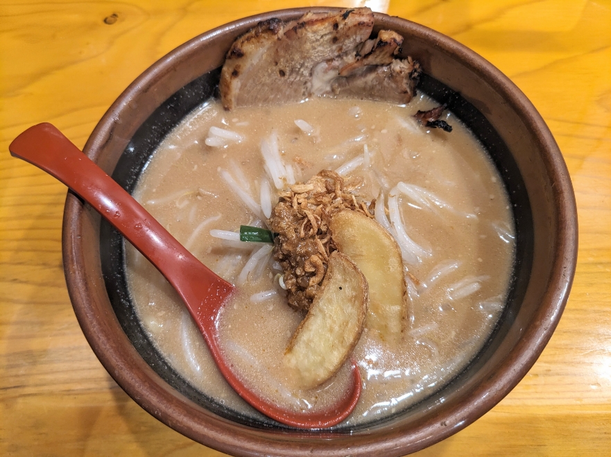 <蔵deらーめん>北海道味噌らーめん 白子駅周辺の味噌らーめん--蔵deらーめん 鈴鹿店